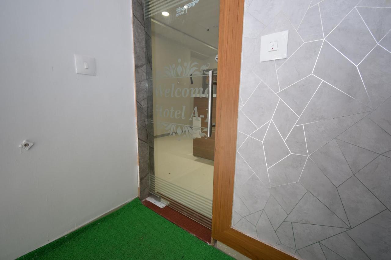 Hotel A1 Vastrapur Ahmedabad Exterior photo