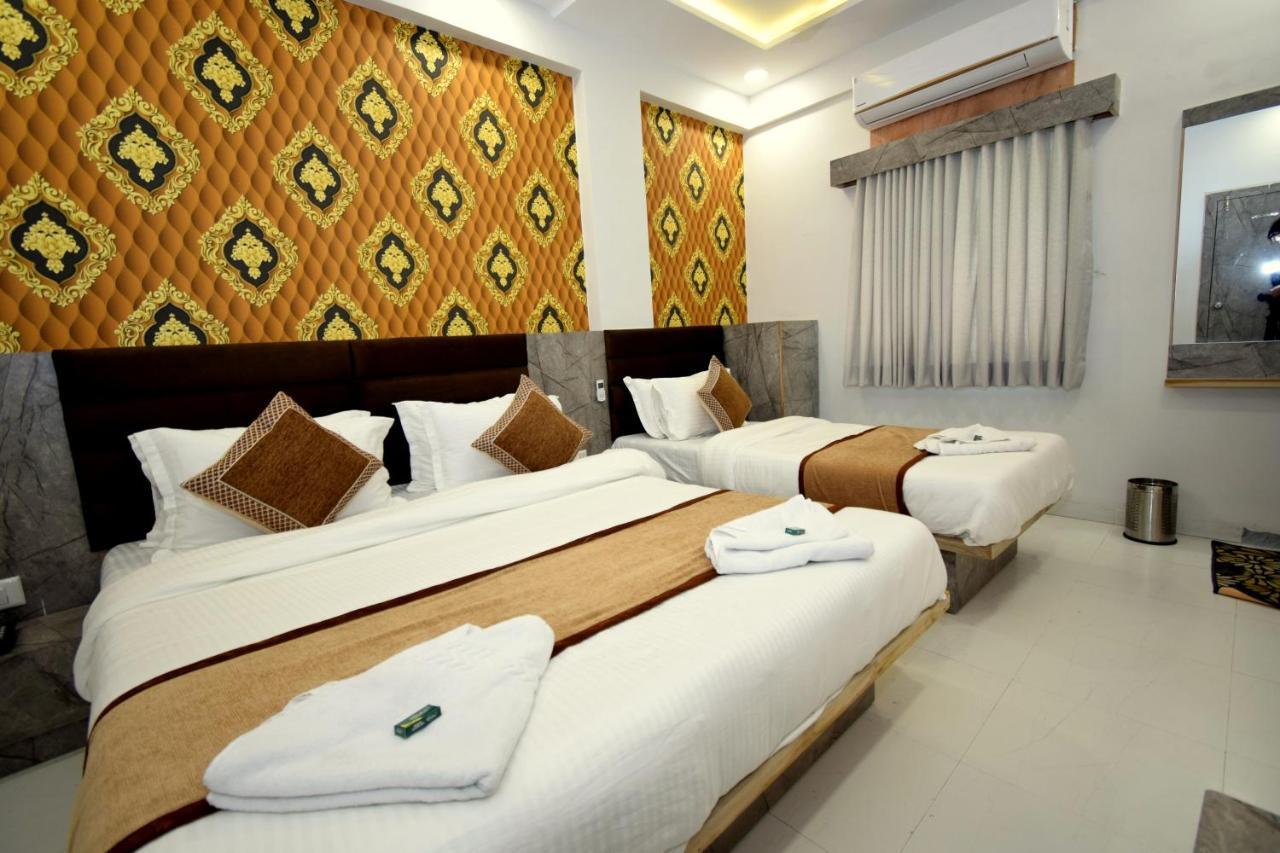 Hotel A1 Vastrapur Ahmedabad Exterior photo